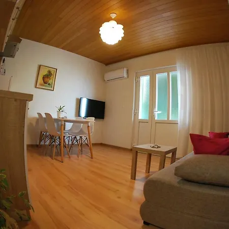 Ruzica Apartment *